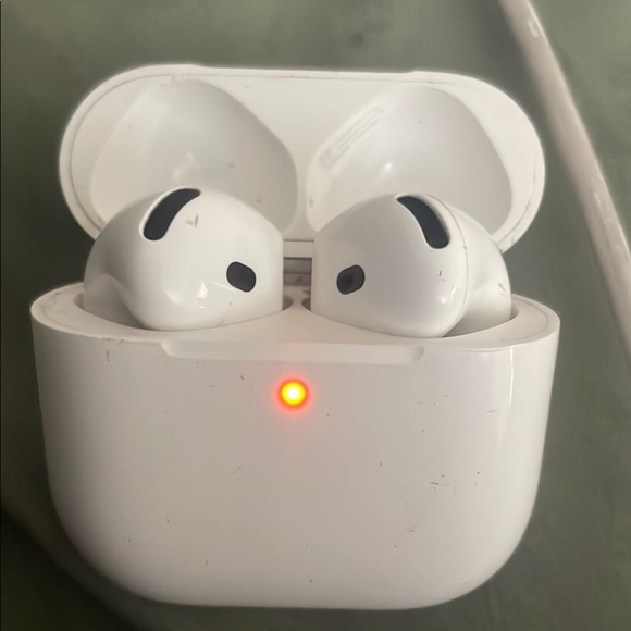 Apple White Earbud Headphones